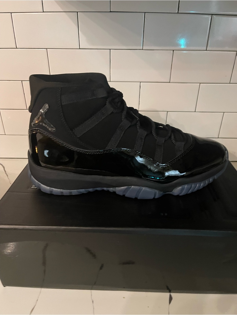 Men’s Retro 11 Royal Cap And Gown Size 13.